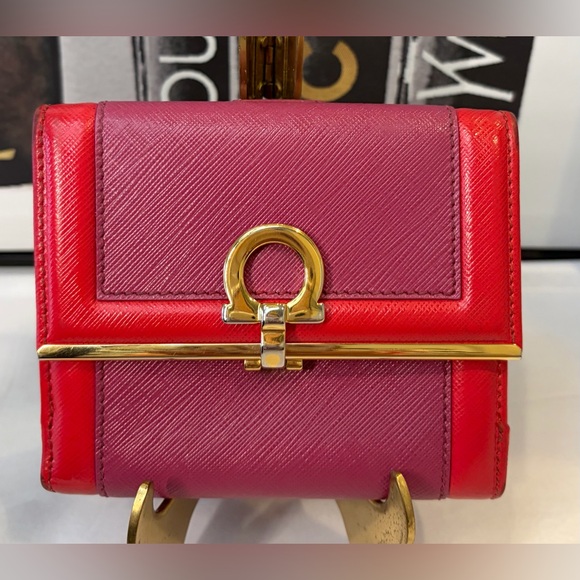 Salvatore Ferragamo Handbags - ❤️🩷SALVATORE FERRAGAMO
MEASUREMENTS IN PHOTOS 
FEEL FREE TO ASK QUESTIONS-EUC🩷❤️